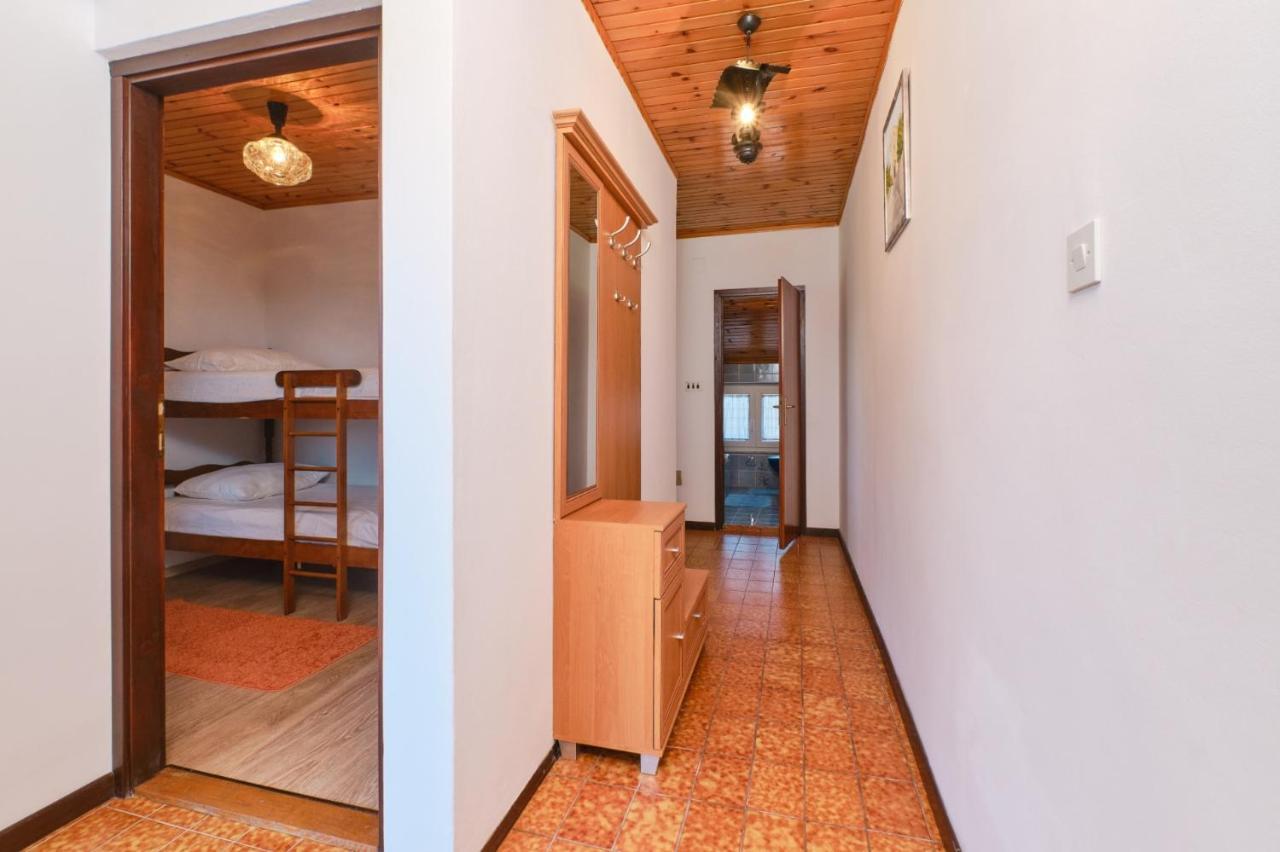 Apartments Blanka Nerezine Exterior photo